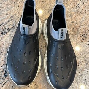 KANE Active Recovery shoes